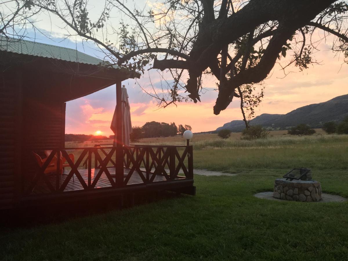 Intaba Thulile Hotel Maanhaarrand Buitenkant foto