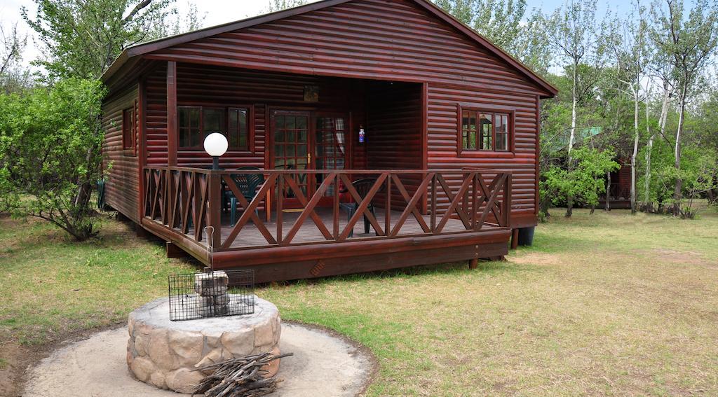 Intaba Thulile Hotel Maanhaarrand Buitenkant foto