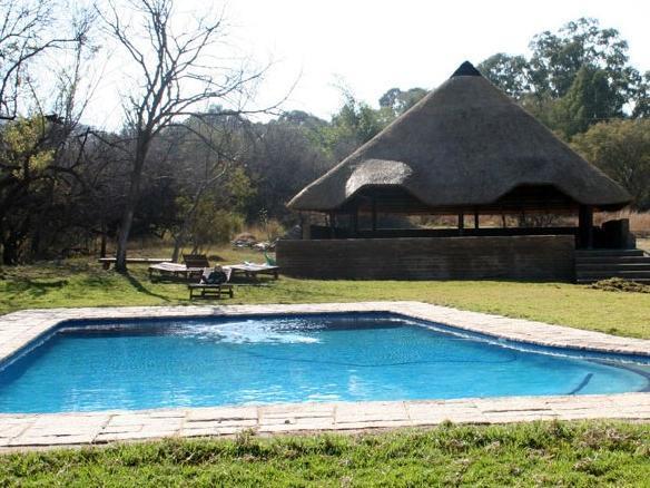 Intaba Thulile Hotel Maanhaarrand Buitenkant foto